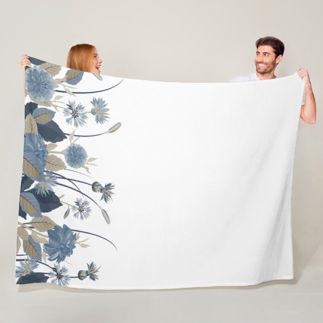 Manta Polar Blue Dahlias Cornflower (In situ)