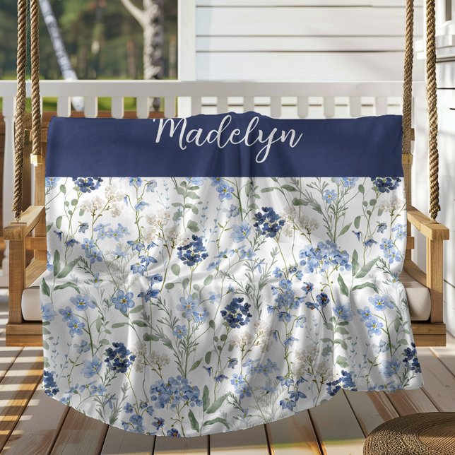 Manta Polar Blue Watercolor Wildflower Monogram Name (Subido por el creador)
