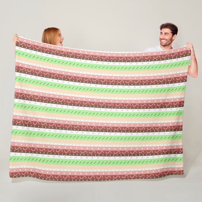Manta Polar Boho Brown, Burgundy, Green y Mauve Whimsical (In situ)