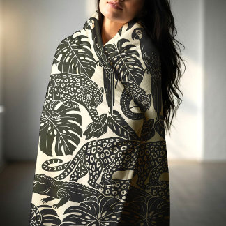 Manta Polar Bold Black and Cream Tropical Jungle Animals 