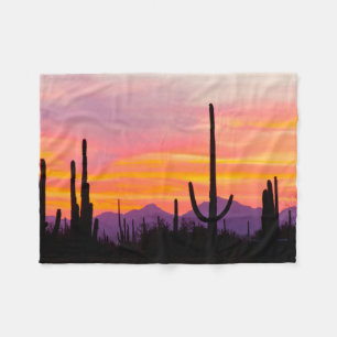 Manta Polar Bosque de Cactus Saguaro al Atardecer