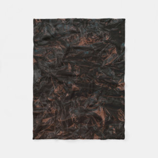 Manta Polar Brown dried leaves on ground