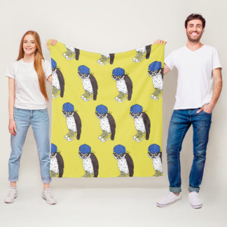 Manta Polar Búho divertido con zapatillas en un fondo amarillo