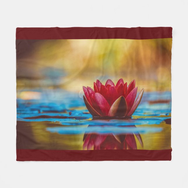 Manta Polar Burgundy Red Water Lily Reflection (Frente (Horizontal))