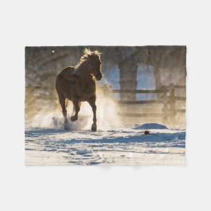 Manta Polar Caballo corriendo por la nieve