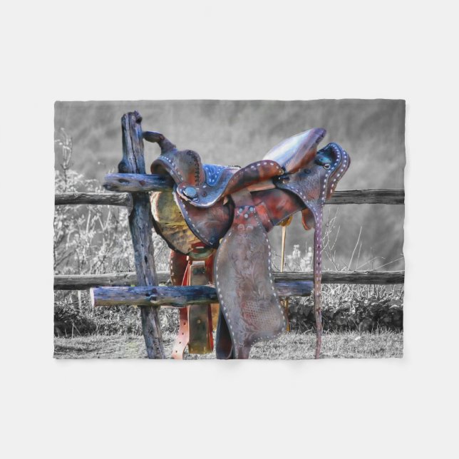 Manta Polar Caballo En La Valla De Corral En Occidente (Frente (Horizontal))