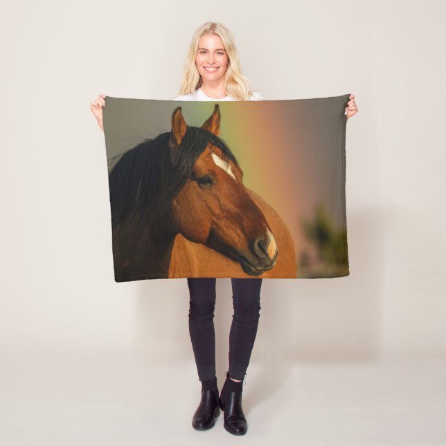 Manta Polar Caballo Salvaje, Luz Dorada y Arcoíris (In situ)