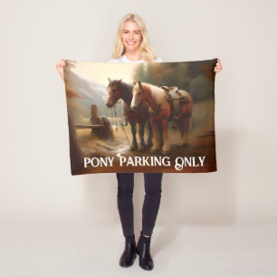 Manta Polar Caballos Enganchados "Estacionamiento de Ponis"