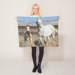 Manta Polar Caballos salvajes en casa en la cuenca de Sandwash