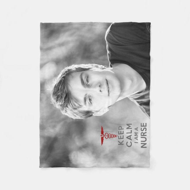 Manta Polar Caducto Rojo Mantengan la calma Soy una Enfermera (Anverso)