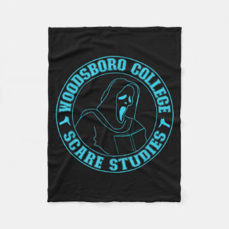 Manta Polar Camiseta divertida de Halloween Woodsboro College 