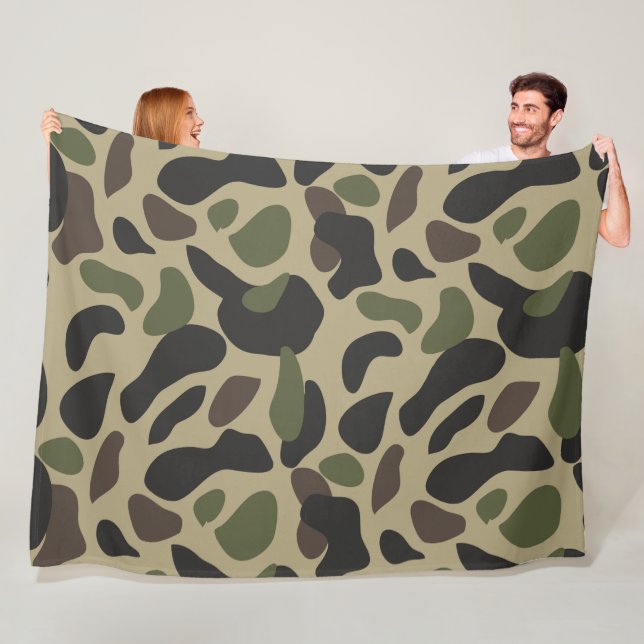 Manta Polar Camouflage 5 60x80 Fleece Blanket (In situ)