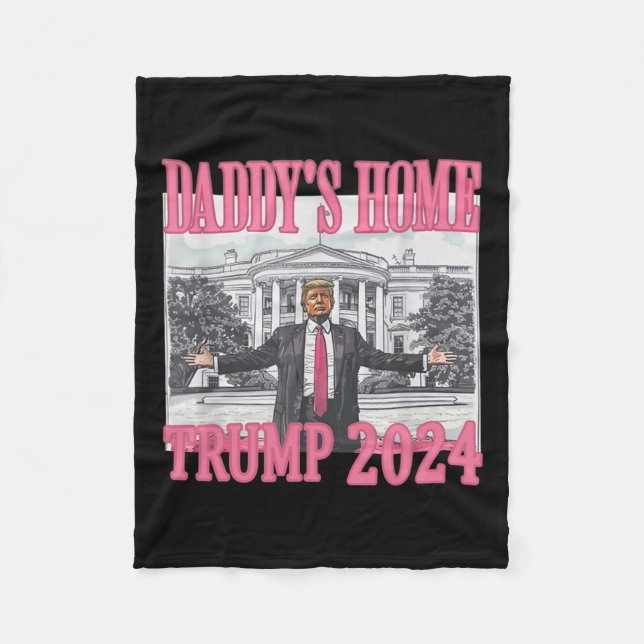 Manta Polar Casa de Daddys Rosado Trump 2024 (Anverso)