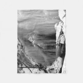 Manta Polar Cascada congelada en blanco y negro