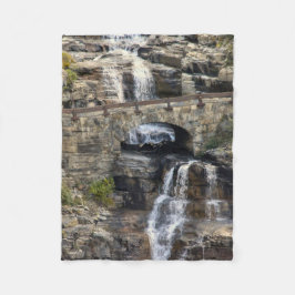 Manta Polar Cascading Through Stone