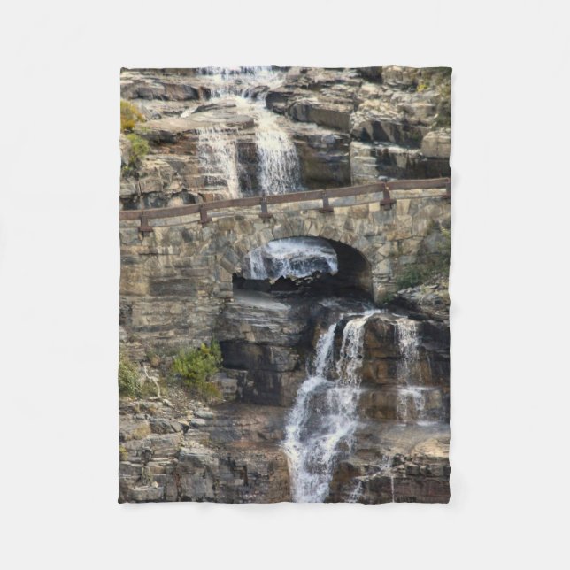 Manta Polar Cascading Through Stone (Anverso)