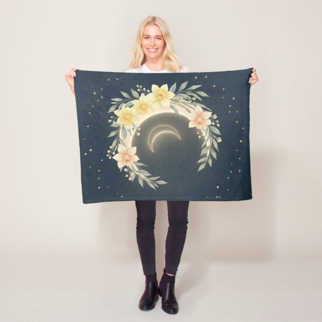 Manta Polar Celestial Moon & Daffodil Baby Fleece Blanket (In situ)