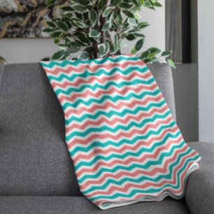 Manta Polar Chevron coralino y verde azulado