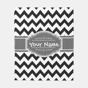 Manta Polar Chevron negro con nombre gris personalizado