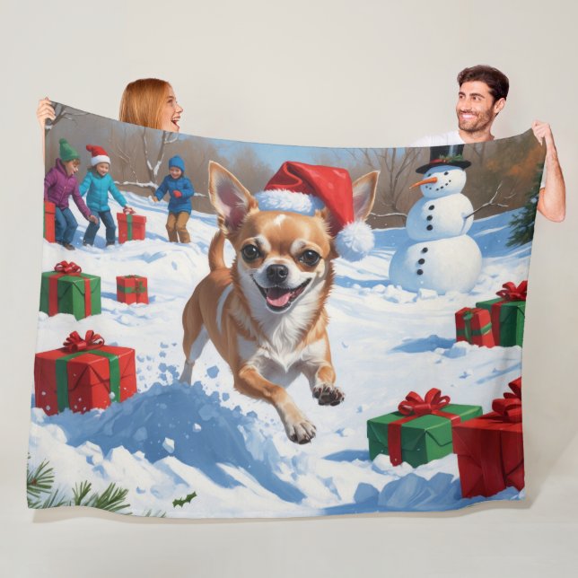 Manta Polar Chihuahua corre en Nieve con Gorra Navidad (In situ)
