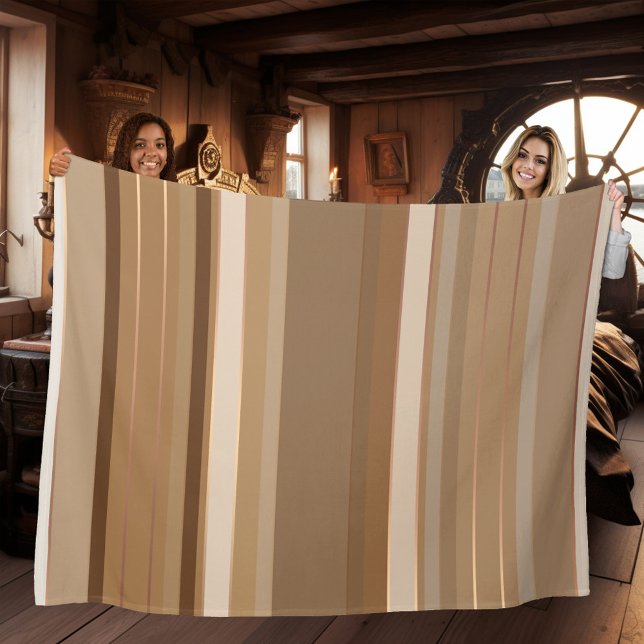 Manta Polar Chocolate de café y caramelo rayado (Fleece blanket featuring a striped design in the warm colors of chocolate, coffee and caramel)