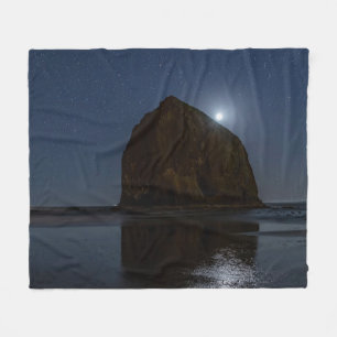 Manta Polar Cielos sobre Haystack Rock Cannon Beach, Oregon