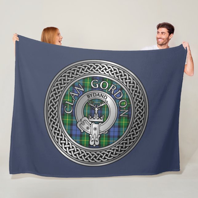 Manta Polar Clan Gordon Escudo y Tartan Knot Fleece Blanket (In situ)