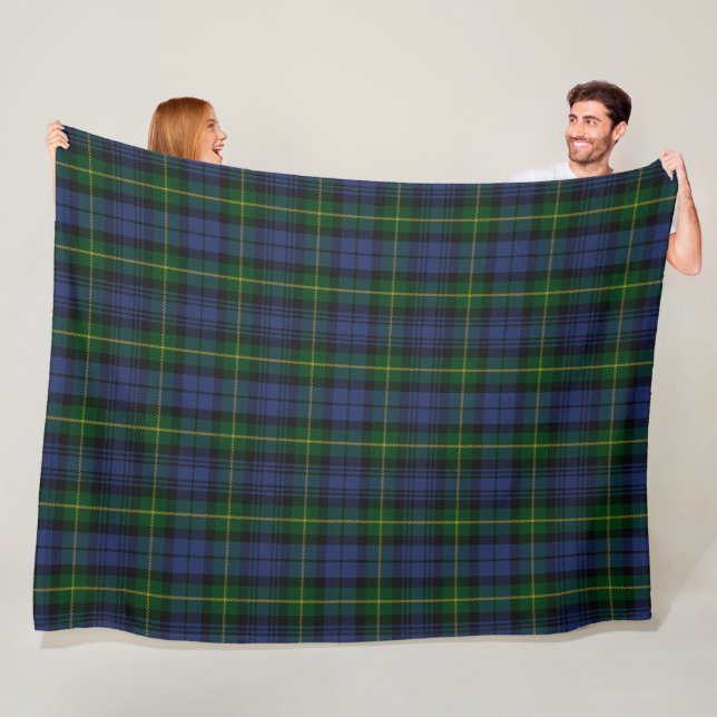 Manta Polar Clan Gordon Tartan Fleece Blanket (In situ)