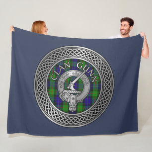 Manta Polar Clan Gunn Escudo & Tartan Knot Fleece Blanket