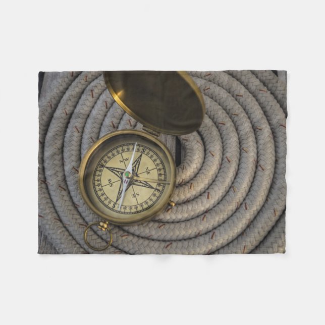 Manta Polar Compás antiguo en cubierta del velero (Frente (Horizontal))