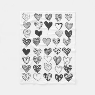 Manta Polar Corazón en blanco y negro