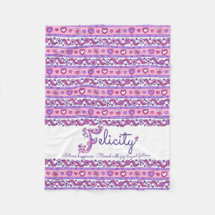 Manta Polar Corazones y flores letra F nombre Felicity signifi