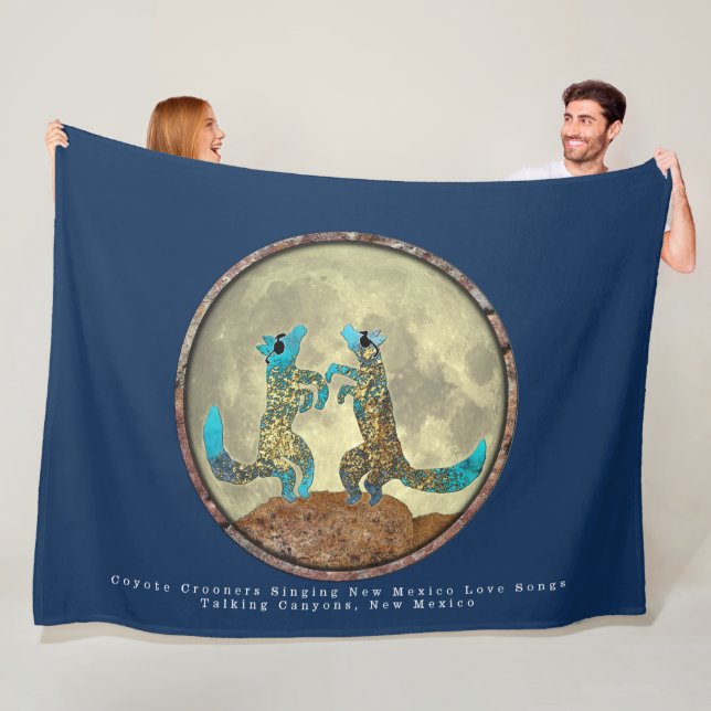 Manta Polar Coyote Crooners Fleece Blanket (In situ)