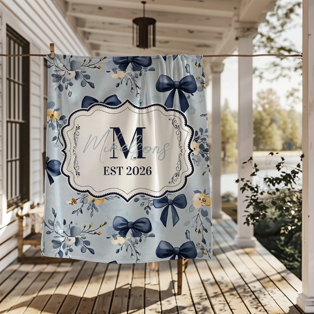 Manta Polar Custom Elegant Blue Bow Floral Monogram (Subido por el creador)