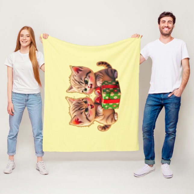 Manta Polar **Cute Kittens Fighting Over a Gift – Funny Christ (In situ)