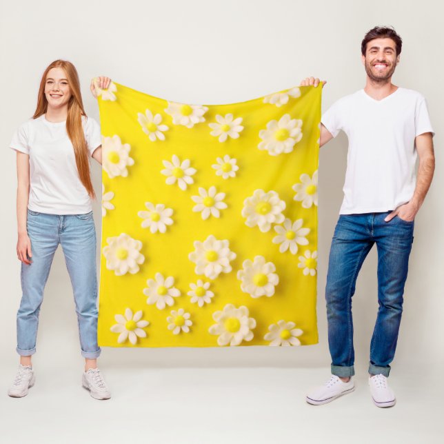 Manta Polar Daisies con un fondo amarillo (In situ)