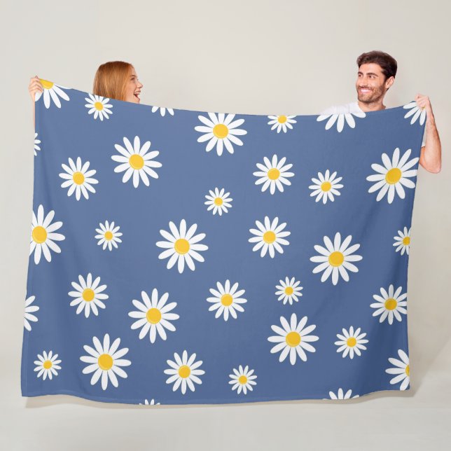 Manta Polar Daisy Meadows Blue (In situ)