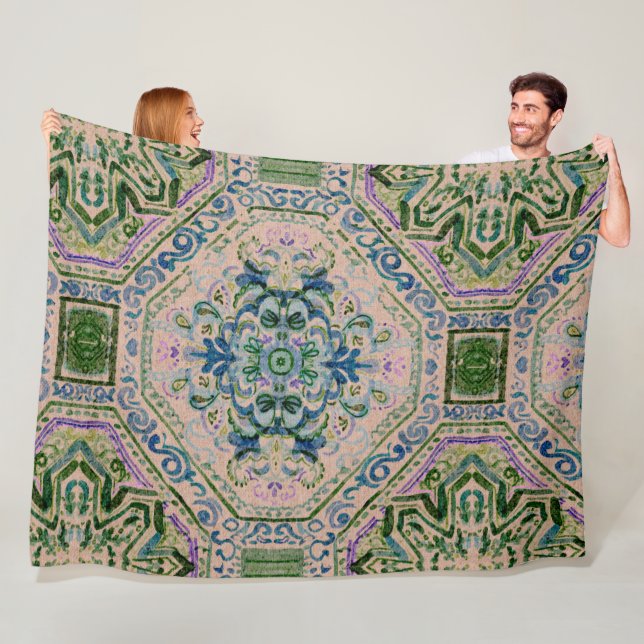 Manta Polar Dark Earth Damask-y Quatrefoil (In situ)