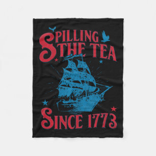 Manta Polar De Julio Derramando El Té Desde La Enseñanza De Hi