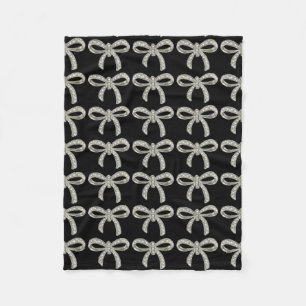 Manta Polar Diamond Bow Fleece Blanket
