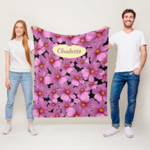 Diseño de flores moradas de cosmos en un fondo neg