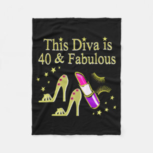 MANTA POLAR DIVA TIENE 40 AÑOS Y FABULOUS GOLD HIGH HEEL DISEÑ