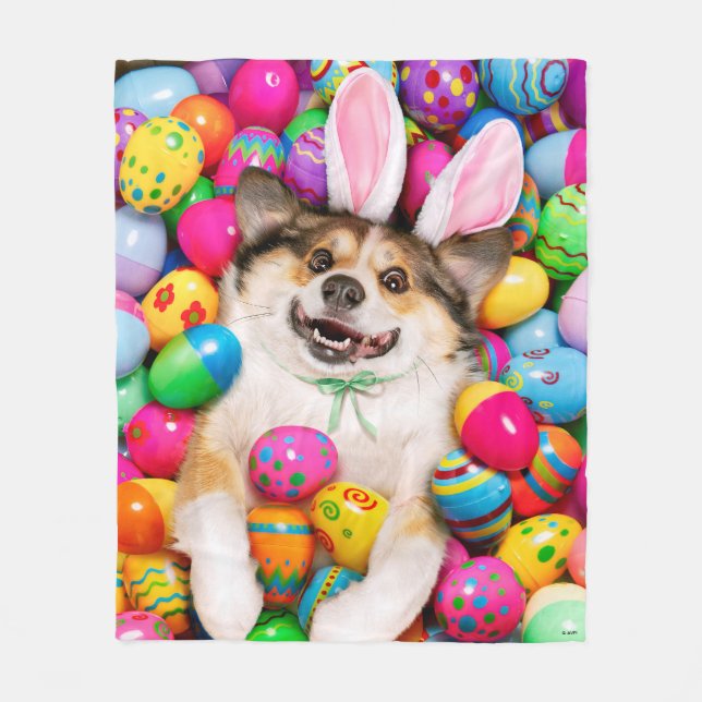 Manta Polar Dog Laying on Easter Eggs (Anverso)