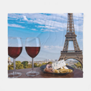 Manta Polar Dos copas de vino en un café en París