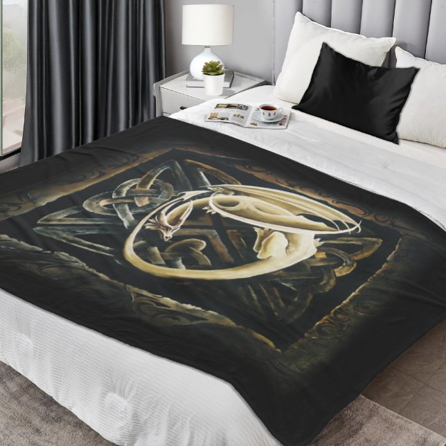 Manta Polar Dragón de la crema del trabajo del nudo celta (Subido por el creador)