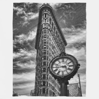 Manta Polar Edificio Flatiron y reloj en blanco y negro