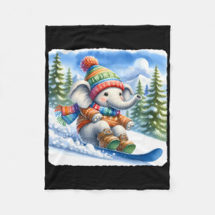 Manta Polar Elefante Snowboard En Snowy Hill Con Pines. Co