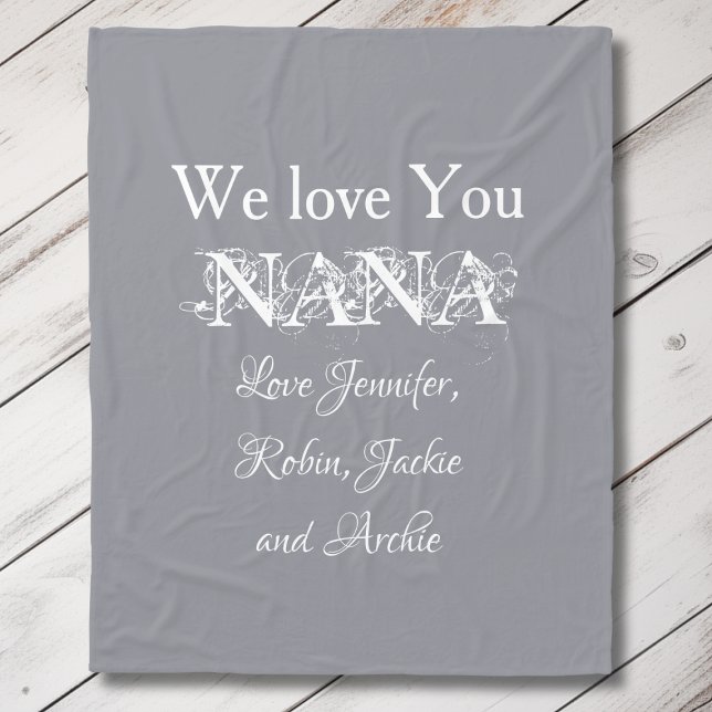 Manta Polar Elegante abuela ama a la familia Personalizado Nan ('We Love You Nana' Elegant Personalized Script Names White and Gray Fleece Blanket.)