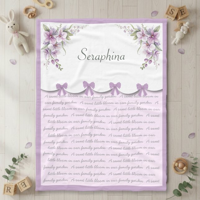 Manta Polar Elegante guardería lavanda para niña morada (Invite a sense of whimsical grace into her nursery with our "Seraphina" heritage blanket)