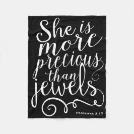 Manta Polar Ella es más preciosa que Jewels Proverbs Black